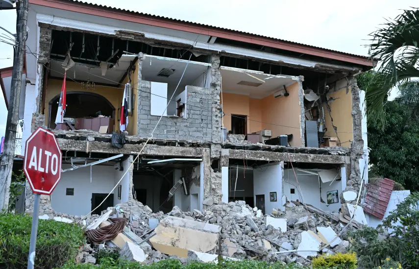 Earthquake damage and building safety review in Panama